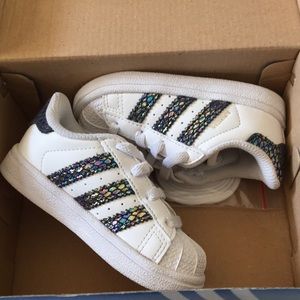 Adidas superstar metallic snake